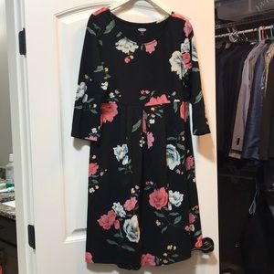Floral maternity dress